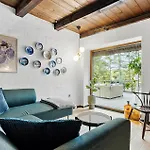 5 Bedroom Gorgeous In *