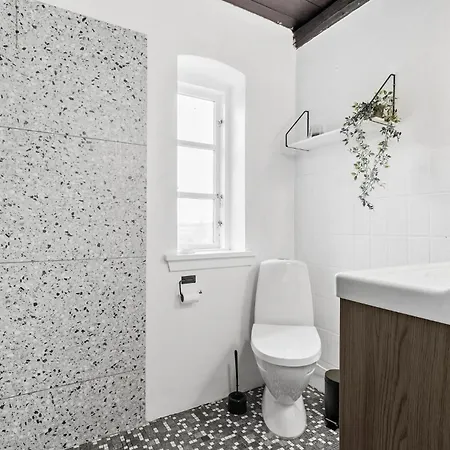 5 Bedroom Gorgeous In Prázdninový dům *