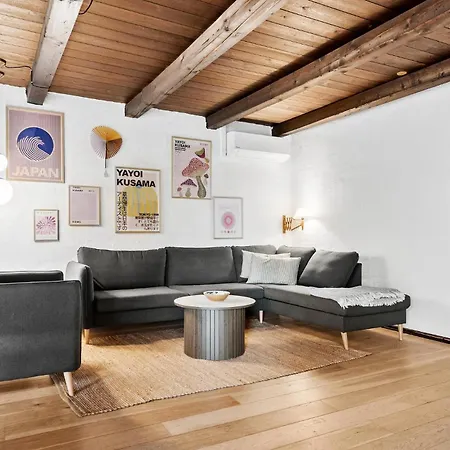 5 Bedroom Gorgeous In