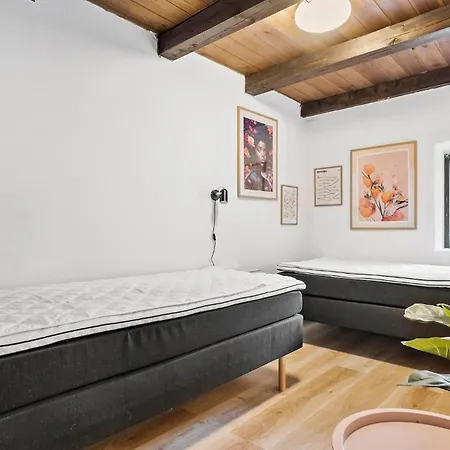5 Bedroom Gorgeous In Сasa de vacaciones *