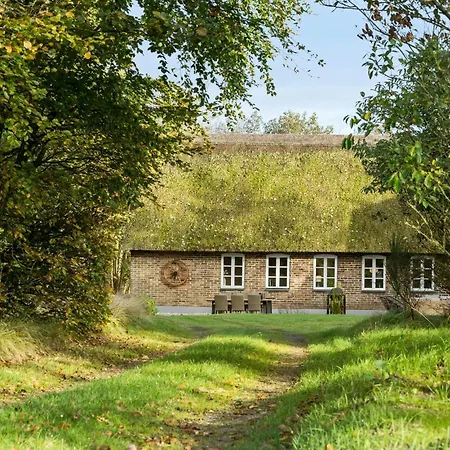 Дом отдыха 5 Bedroom Gorgeous In