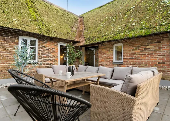 5 Bedroom Gorgeous In Ulfborg