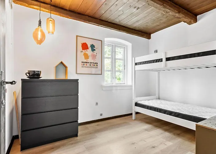 5 Bedroom Gorgeous In * Ulfborg