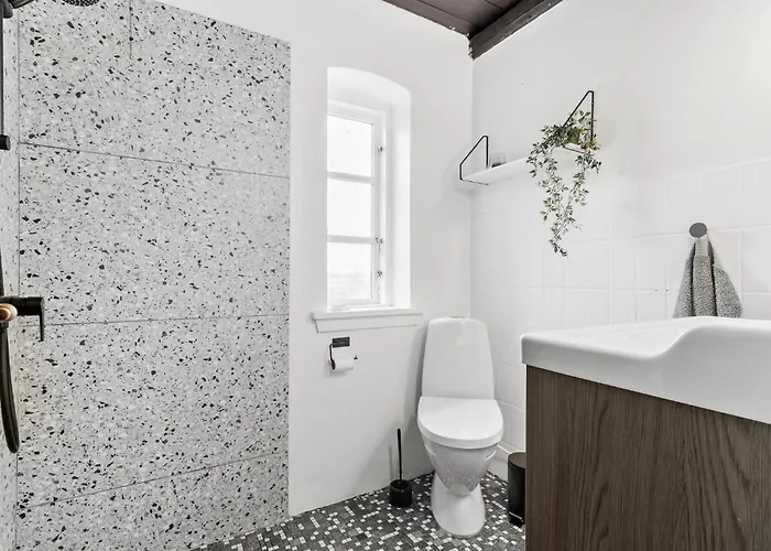 5 Bedroom Gorgeous In Дом отдыха *
