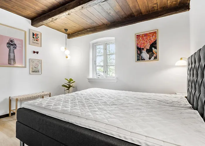 Дом отдыха 5 Bedroom Gorgeous In *